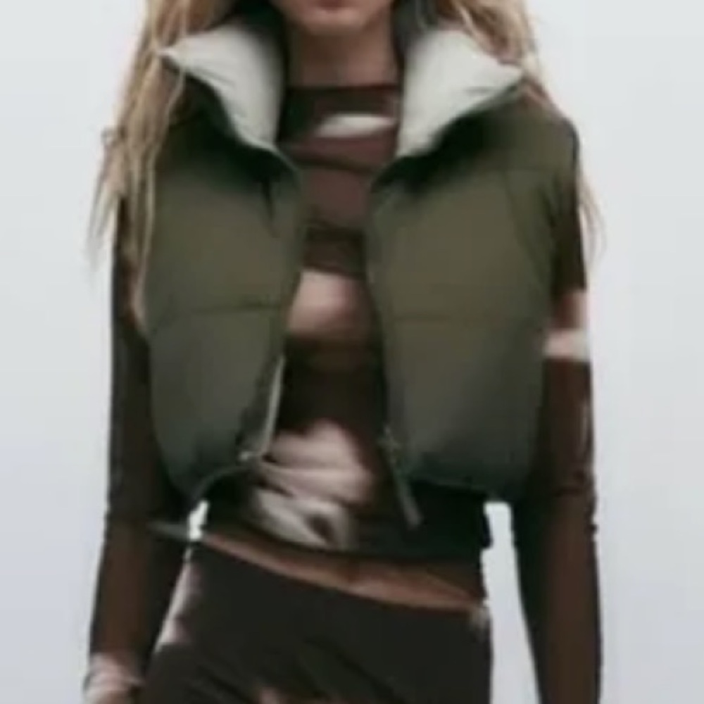 ZARA REVERSIBLE CROP PUFFER VEST SZ SMALL